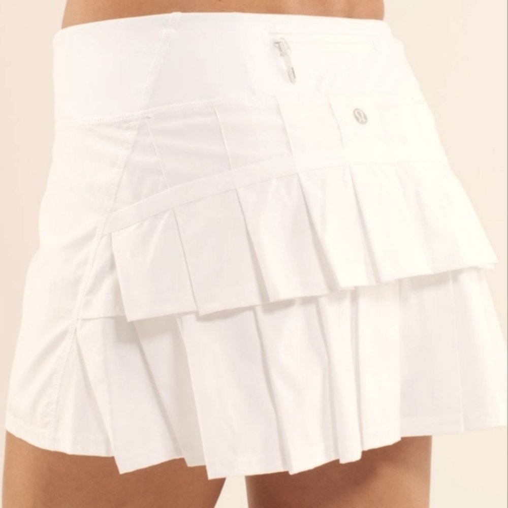 Lululemon white tennis  skirt  sz 4 tall PACE SETTER  pleated Skort EUC